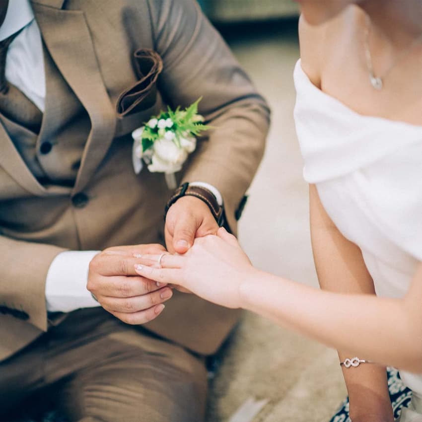 Top 5 Things to Wear at Your Beach Wedding - Aleenta Beach Resorts in Thailand